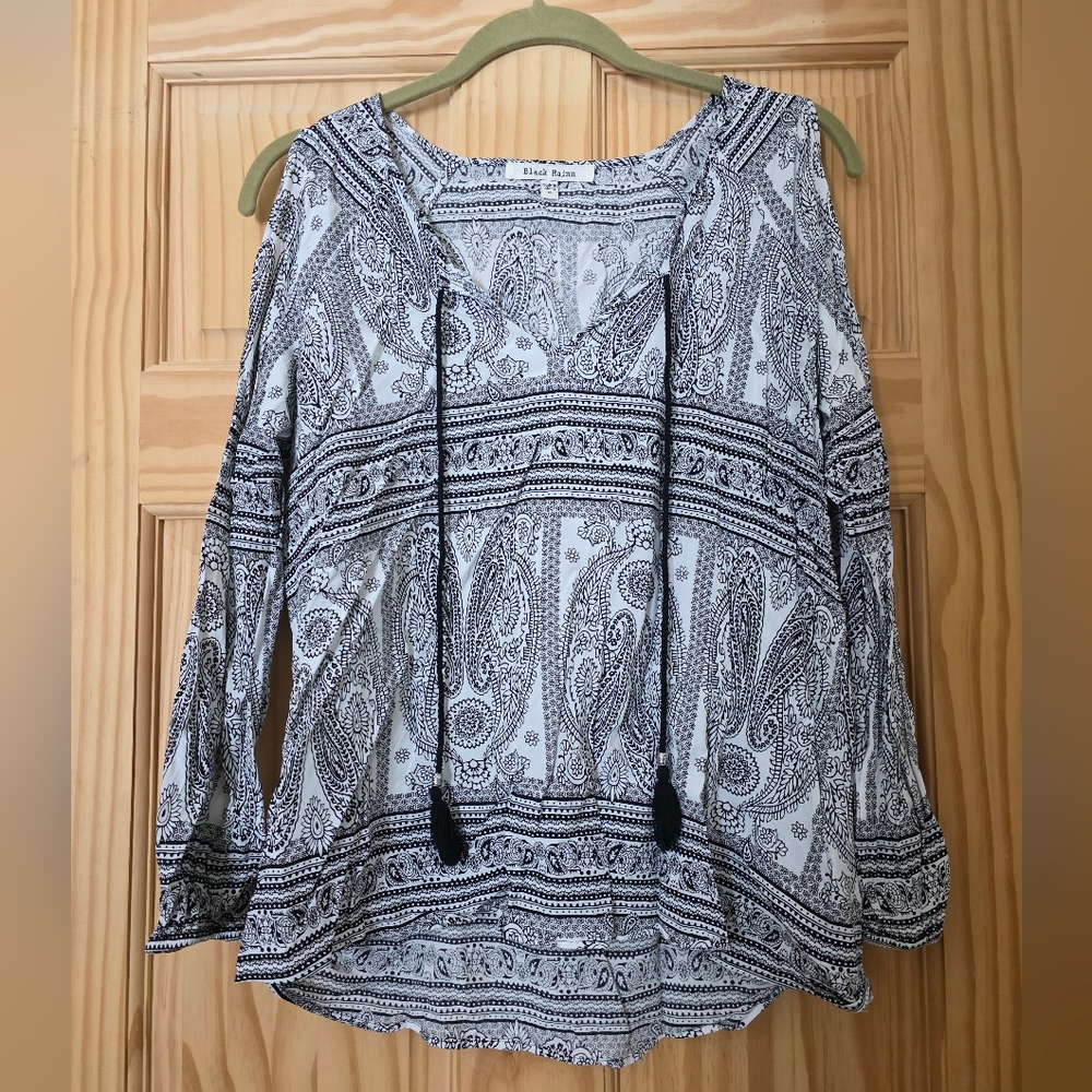 Black Rainn Black and White Paisley Blouse